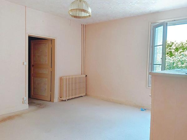 Maison
         6 pièces
        - 180 m² 69 500 € *