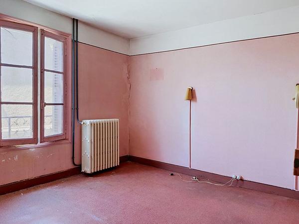 Maison
         6 pièces
        - 180 m² 69 500 € *