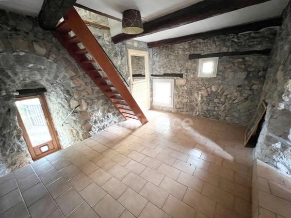 Maison à vendre à Reillanne (Luberon) – 113 m² – 3 chambres – Possibilité 2 logements – Garage et terrasse