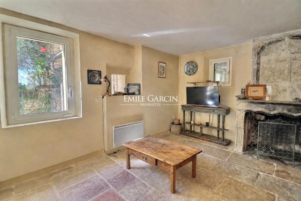 A vendre - Mas du XVIIIe de caractère avec parc, piscine, tennis et panorama remarquable dans le Sud Luberon