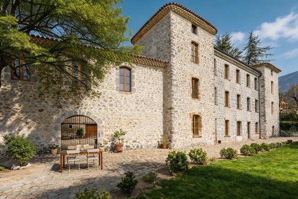 A vendre - Château d'exception - Entre Drôme et Haute Provence