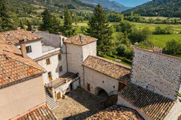 A vendre - Château d'exception - Entre Drôme et Haute Provence