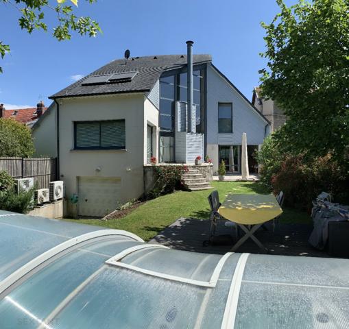 Maison d'architecte 249 m2 au coeur de Mont St Aignan