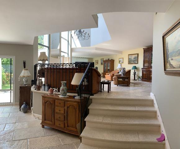 Maison d'architecte 249 m2 au coeur de Mont St Aignan