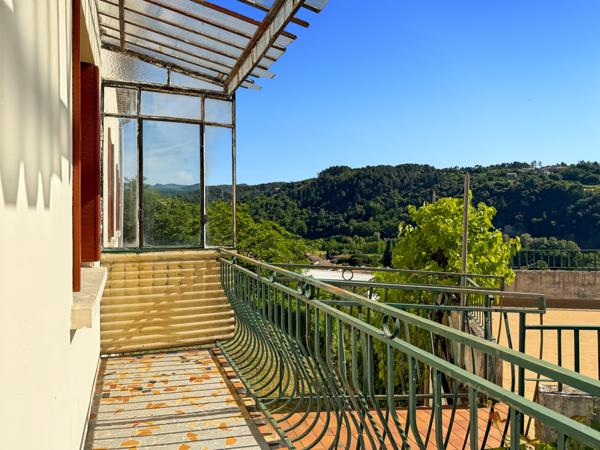Labégude (07200) Jolie Maison des Années 60 avec Terrasse, Jardin et Vue Panoramique