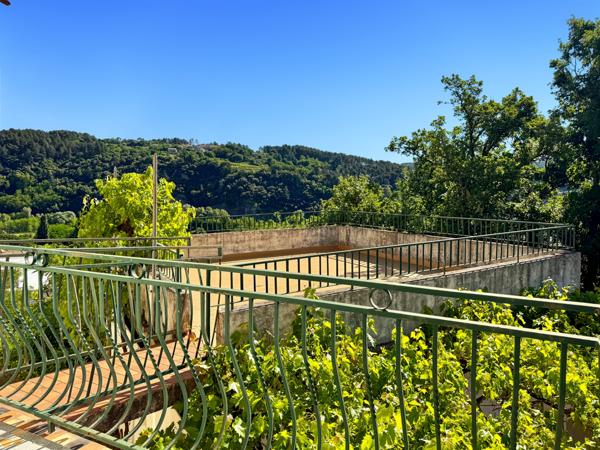 Labégude (07200) Jolie Maison des Années 60 avec Terrasse, Jardin et Vue Panoramique
