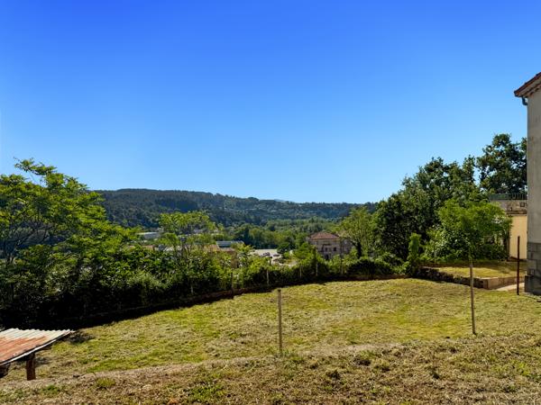Labégude (07200) Jolie Maison des Années 60 avec Terrasse, Jardin et Vue Panoramique