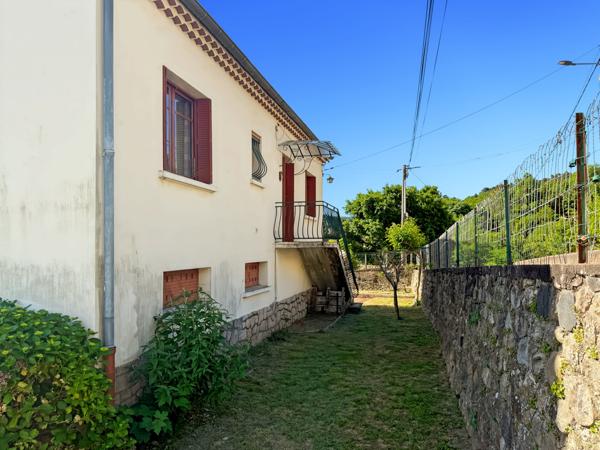 Labégude (07200) Jolie Maison des Années 60 avec Terrasse, Jardin et Vue Panoramique