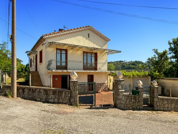 Labégude (07200) Jolie Maison des Années 60 avec Terrasse, Jardin et Vue Panoramique