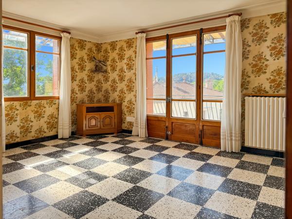 Labégude (07200) Jolie Maison des Années 60 avec Terrasse, Jardin et Vue Panoramique