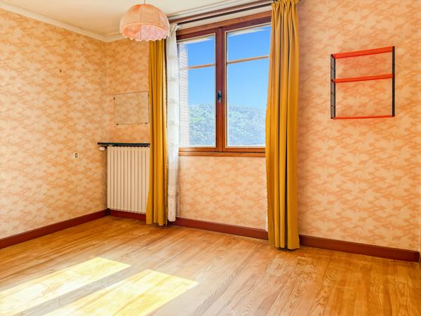 Labégude (07200) Jolie Maison des Années 60 avec Terrasse, Jardin et Vue Panoramique