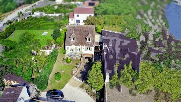 MAISON 4 Chambres sur terrain 800 M2 Carrières-sous-Poissy (78955)