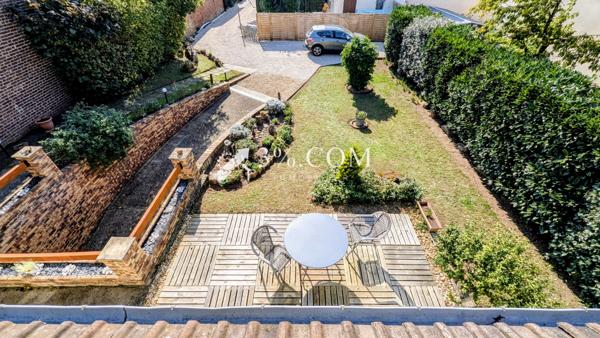 MAISON 4 Chambres sur terrain 800 M2 Carrières-sous-Poissy (78955)