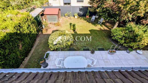 MAISON 4 Chambres sur terrain 800 M2 Carrières-sous-Poissy (78955)