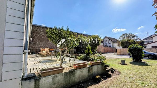 MAISON 4 Chambres sur terrain 800 M2 Carrières-sous-Poissy (78955)