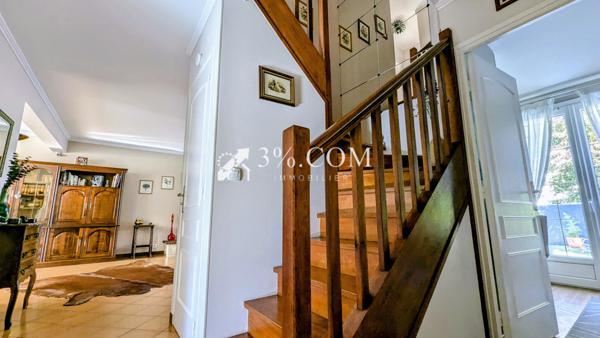 MAISON 4 Chambres sur terrain 800 M2 Carrières-sous-Poissy (78955)