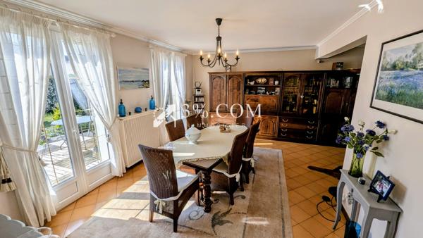 MAISON 4 Chambres sur terrain 800 M2 Carrières-sous-Poissy (78955)