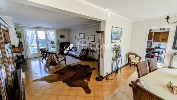 MAISON 4 Chambres sur terrain 800 M2 Carrières-sous-Poissy (78955)