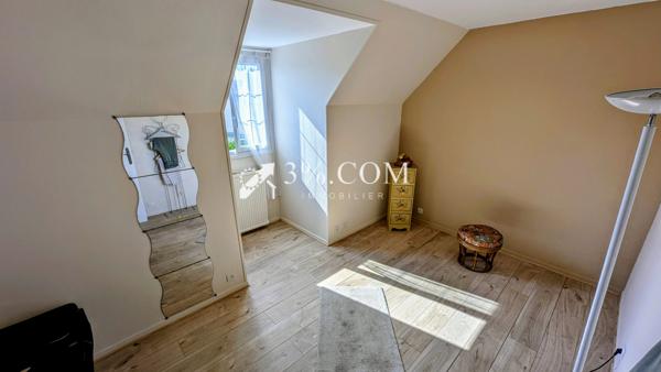 MAISON 4 Chambres sur terrain 800 M2 Carrières-sous-Poissy (78955)