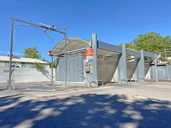Local Commercial
         5 pièces
        - 240 m² 1 664 000 € *