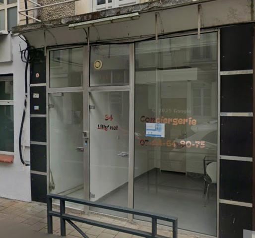 49100 ANGERS LOCAL COMMERCIAL AVEC VITRINE - HYPER CENTRE VILLE