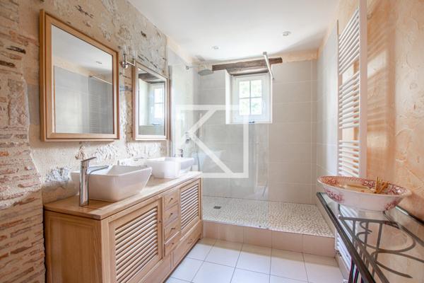 Belle propriété de charme avec dépendances, Angers Est