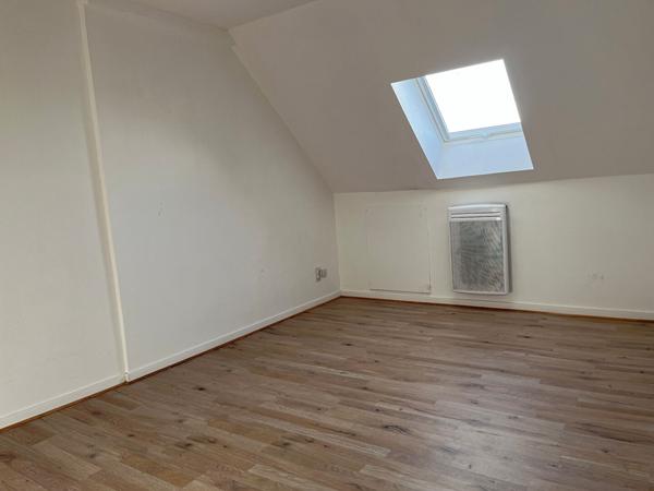 MAISON 4 CHAMBRES CENTRE OYRE