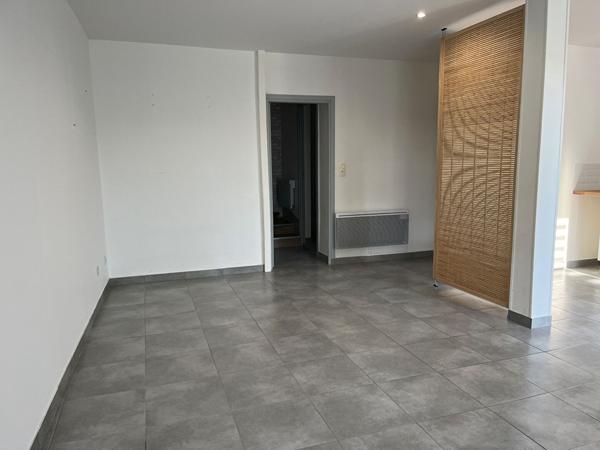MAISON 4 CHAMBRES CENTRE OYRE