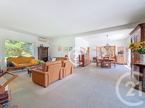 Maison à vendre  9 pièces - 225,80 m2 ST MARTIN DE CRAU - 13