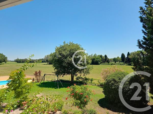 Maison à vendre  9 pièces - 225,80 m2 ST MARTIN DE CRAU - 13