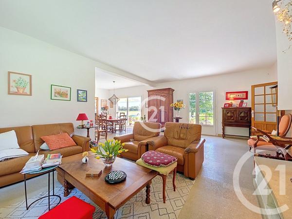 Maison à vendre  9 pièces - 225,80 m2 ST MARTIN DE CRAU - 13