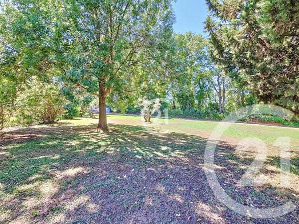 Maison à vendre  9 pièces - 225,80 m2 ST MARTIN DE CRAU - 13