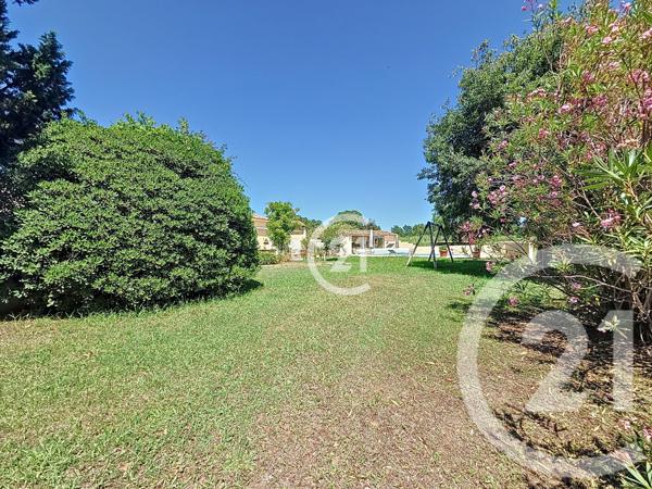 Maison à vendre  9 pièces - 225,80 m2 ST MARTIN DE CRAU - 13