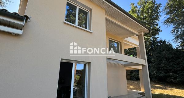 Location Maison 8 pièces 223.67 m² - Charbonnières-les-bains 69260