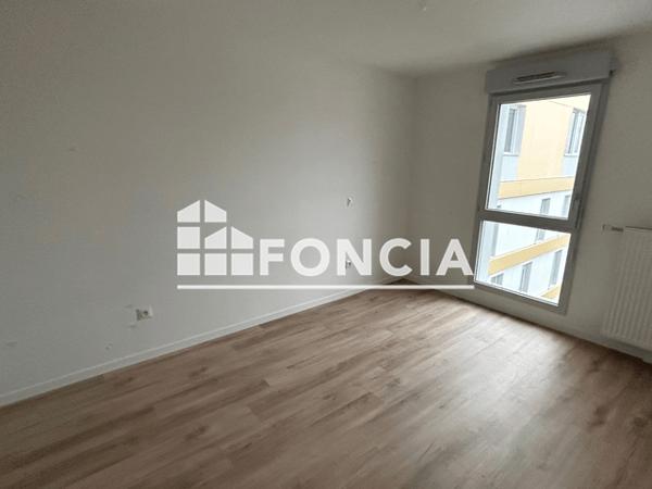 Location Appartement 3 pièces 62.5 m² - 2/8 RUE COLONEL FABIEN RUE DU MOULIN BRULE Reims 51100