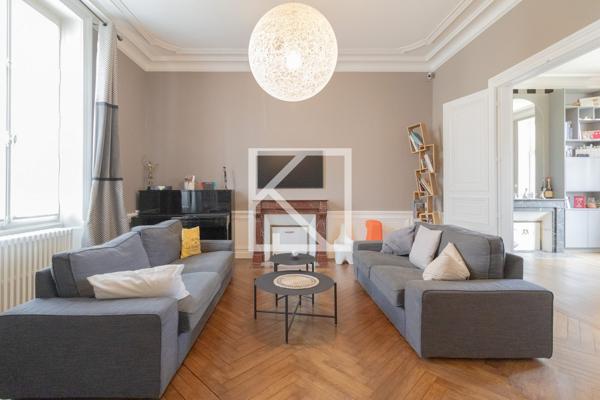 MAISON BOURGEOISE DE STANDING EN CENTRE VILLE