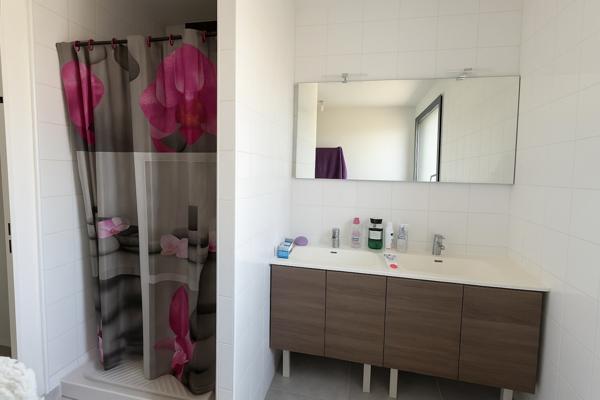 Découvrez cette magnifique maison contemporaine de 94 m2