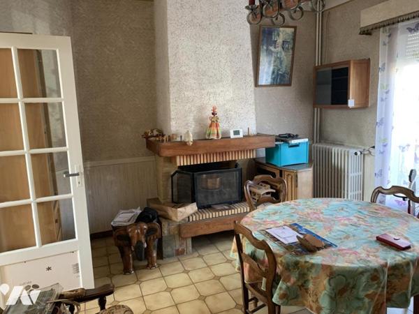 MAISON ANCIENNE DE VILLE / JARDIN / GARAGE