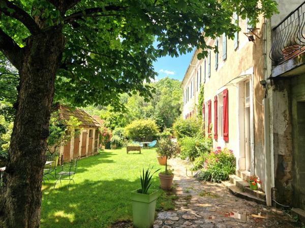 MAISON DE CHARME AVEC ACTIVITE DE GÎTES (07) GLUIRAS