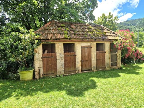 MAISON DE CHARME AVEC ACTIVITE DE GÎTES (07) GLUIRAS