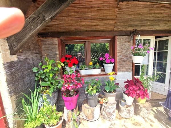 MAISON DE CHARME AVEC ACTIVITE DE GÎTES (07) GLUIRAS