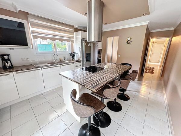 Maison individuelle 6 pièces - 189m² - CLUSES (74)