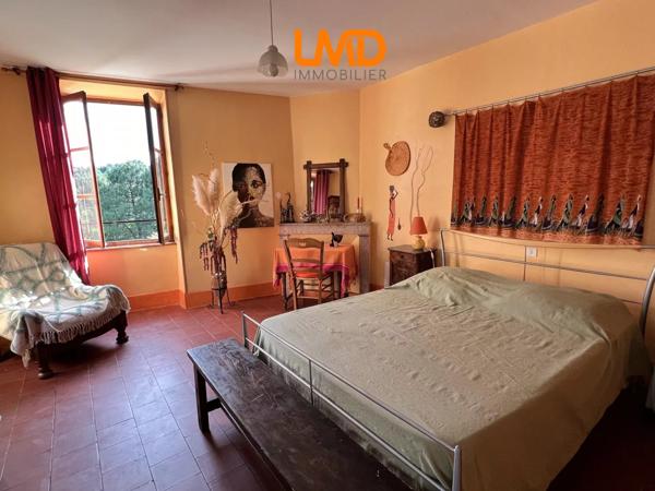 Propriété en pierre 430m2 avec 9ha de terres attenantes et lac