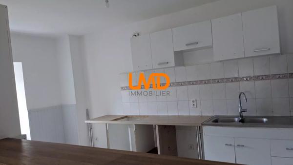 Propriété en pierre 430m2 avec 9ha de terres attenantes et lac