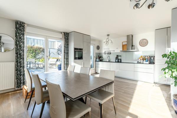 Appartement F5 à vendre  5 pièces - 106,85 m2 ST OUEN - 93