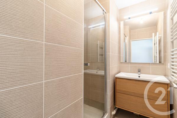 Appartement F5 à vendre  5 pièces - 106,85 m2 ST OUEN - 93