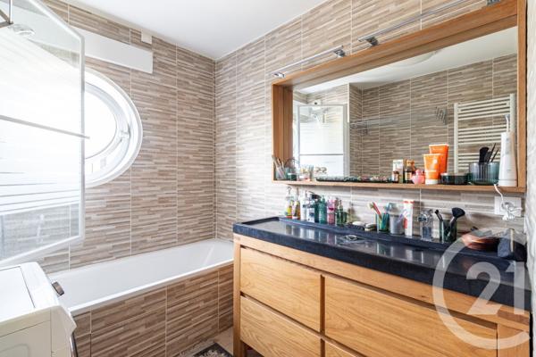 Appartement F5 à vendre  5 pièces - 106,85 m2 ST OUEN - 93