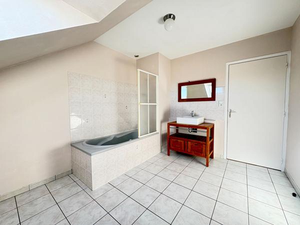 MAISON - QUARTIER AVESNIERE - 101 m²