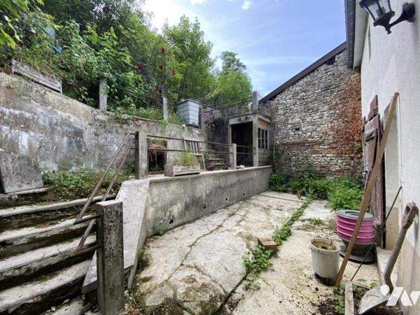 MAISON DE VILLAGE HABITABLE