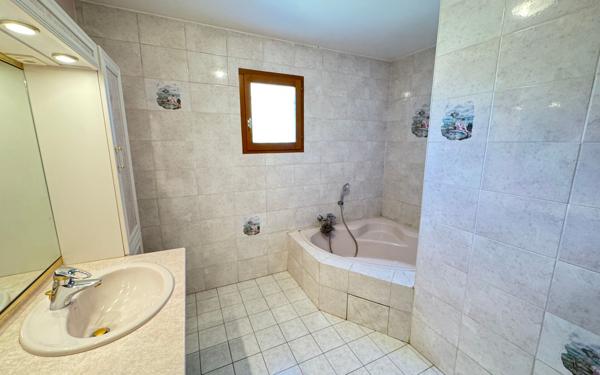 Maison à vendre    6 pièces • 128 m2 Neffes